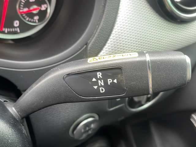 メルセデス・ベンツ Ｂ１８０ 大阪府 2019(平31)年 7.1万km 黒 ワンオーナー/純正ナビ/BTオーディオ/フルセグテレビ/バックカメラ/前席シートヒーター/D席パワーシート/パドルシフト/LEDヘッドライト/オートライト/ステアリングスイッチ/純正ラバーマット/純正18インチAW/ETC/スマートキープッシュスタート/スペアキー