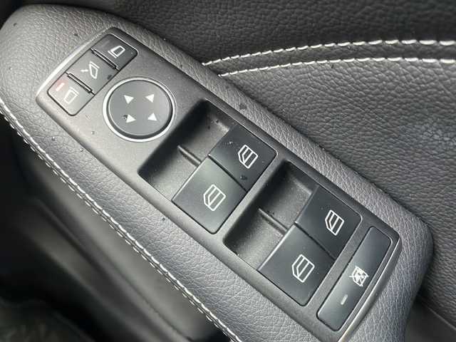 メルセデス・ベンツ Ｂ１８０ 大阪府 2019(平31)年 7.1万km 黒 ワンオーナー/純正ナビ/BTオーディオ/フルセグテレビ/バックカメラ/前席シートヒーター/D席パワーシート/パドルシフト/LEDヘッドライト/オートライト/ステアリングスイッチ/純正ラバーマット/純正18インチAW/ETC/スマートキープッシュスタート/スペアキー