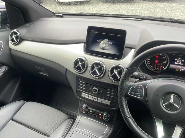 メルセデス・ベンツ Ｂ１８０ 大阪府 2019(平31)年 7.1万km 黒 ワンオーナー/純正ナビ/BTオーディオ/フルセグテレビ/バックカメラ/前席シートヒーター/D席パワーシート/パドルシフト/LEDヘッドライト/オートライト/ステアリングスイッチ/純正ラバーマット/純正18インチAW/ETC/スマートキープッシュスタート/スペアキー