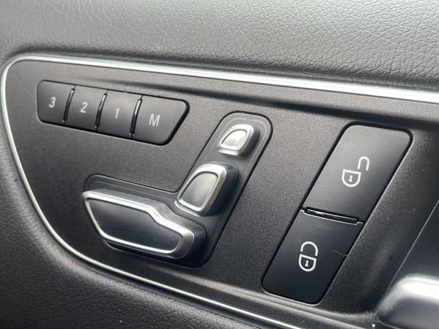 メルセデス・ベンツ Ｂ１８０ 大阪府 2019(平31)年 7.1万km 黒 ワンオーナー/純正ナビ/BTオーディオ/フルセグテレビ/バックカメラ/前席シートヒーター/D席パワーシート/パドルシフト/LEDヘッドライト/オートライト/ステアリングスイッチ/純正ラバーマット/純正18インチAW/ETC/スマートキープッシュスタート/スペアキー