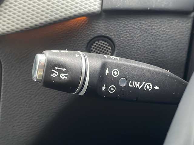 メルセデス・ベンツ Ｂ１８０ 大阪府 2019(平31)年 7.1万km 黒 ワンオーナー/純正ナビ/BTオーディオ/フルセグテレビ/バックカメラ/前席シートヒーター/D席パワーシート/パドルシフト/LEDヘッドライト/オートライト/ステアリングスイッチ/純正ラバーマット/純正18インチAW/ETC/スマートキープッシュスタート/スペアキー