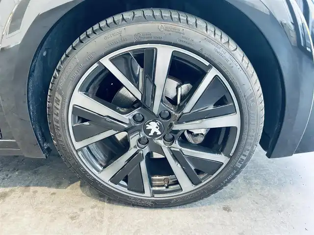 プジョー プジョー ２０８ GT 大阪府 2021(令3)年 0.8万km ペルラネラブラック ワンオーナー/ガラスルーフ/ACC/純正ナビ/TV/バックカメラ/applecarplay/純正17インチAW/LEDヘッドライト/ワイヤレス充電/ブラインドスポット/クリアランスソナー/ハーフ革/シートヒーター