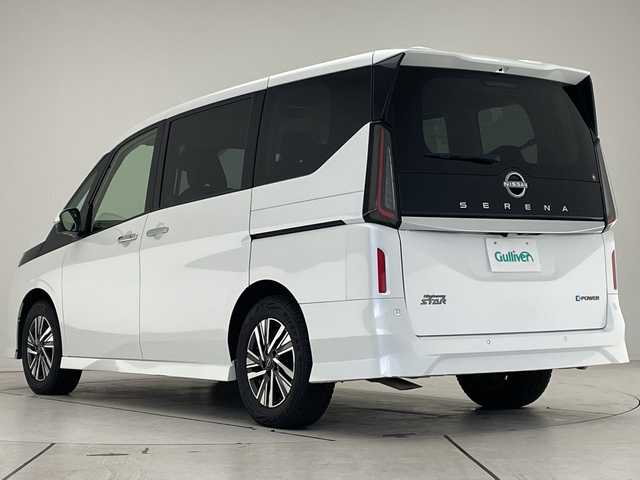 日産 セレナ e－パワー ハイウェイスター V 愛知県 2023(令5)年 3.1万km プリズムホワイト プロパイロット/純正12.3型ディスプレイオーディオナビ/フリップダウンモニター/全方位カメラ/両側パワースライドドア/ハンズフリースライドドア/コーナーセンサー/純正アルミホイール/ETC2.0/LEDヘッドライト/インテリジェントミラー/リアオートエアコン/レーンキープアシスト/オートマチックハイビーム/ワイヤレス充電機/ドライブレコーダー/衝突軽減システム/フルセグ/Bluetooth/ステアリングスイッチ/スマートキー/プッシュスタート