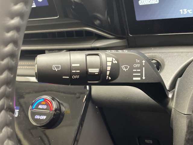 日産 セレナ e－パワー ハイウェイスター V 愛知県 2023(令5)年 3.1万km プリズムホワイト プロパイロット/純正12.3型ディスプレイオーディオナビ/フリップダウンモニター/全方位カメラ/両側パワースライドドア/ハンズフリースライドドア/コーナーセンサー/純正アルミホイール/ETC2.0/LEDヘッドライト/インテリジェントミラー/リアオートエアコン/レーンキープアシスト/オートマチックハイビーム/ワイヤレス充電機/ドライブレコーダー/衝突軽減システム/フルセグ/Bluetooth/ステアリングスイッチ/スマートキー/プッシュスタート