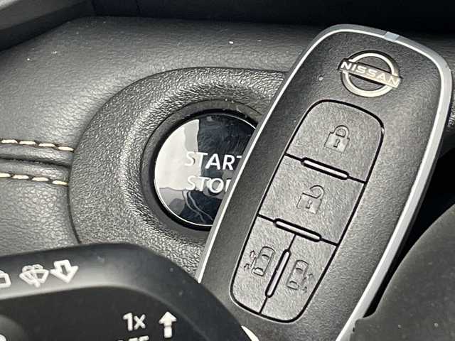 日産 セレナ e－パワー ハイウェイスター V 愛知県 2023(令5)年 3.1万km プリズムホワイト プロパイロット/純正12.3型ディスプレイオーディオナビ/フリップダウンモニター/全方位カメラ/両側パワースライドドア/ハンズフリースライドドア/コーナーセンサー/純正アルミホイール/ETC2.0/LEDヘッドライト/インテリジェントミラー/リアオートエアコン/レーンキープアシスト/オートマチックハイビーム/ワイヤレス充電機/ドライブレコーダー/衝突軽減システム/フルセグ/Bluetooth/ステアリングスイッチ/スマートキー/プッシュスタート