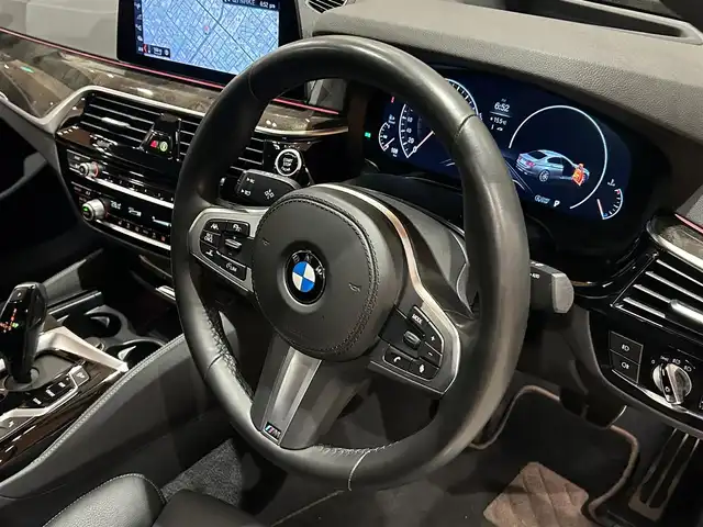 ＢＭＷ ５２３ｄ xDrive Mスピリット 道央・札幌 2019(令1)年 5.1万km アルピンホワイトⅢ アドバンスパッケージ/　・コンフォートアクセス/　・オートマチックトランクリッド/　・アダプティブLEDヘッドライト/　・パーキングアシストプラス/　・電動フロントシート/　・アンビエントライト/ハイラインパッケージ/　・ダコタレザーシート/　・シートヒーター/　・ランバーサポート/ドライビングアシストプラス/ヘッドアップディスプレイ/純正HDDナビ/フルセグTV/360°カメラ/HiFiスピーカー