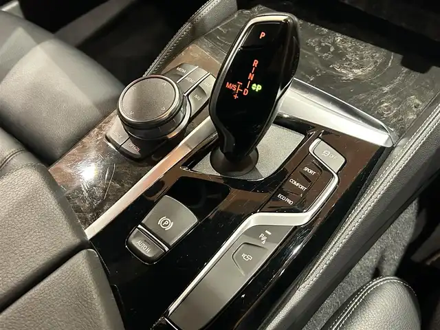 ＢＭＷ ５２３ｄ xDrive Mスピリット 道央・札幌 2019(令1)年 5.1万km アルピンホワイトⅢ アドバンスパッケージ/　・コンフォートアクセス/　・オートマチックトランクリッド/　・アダプティブLEDヘッドライト/　・パーキングアシストプラス/　・電動フロントシート/　・アンビエントライト/ハイラインパッケージ/　・ダコタレザーシート/　・シートヒーター/　・ランバーサポート/ドライビングアシストプラス/ヘッドアップディスプレイ/純正HDDナビ/フルセグTV/360°カメラ/HiFiスピーカー