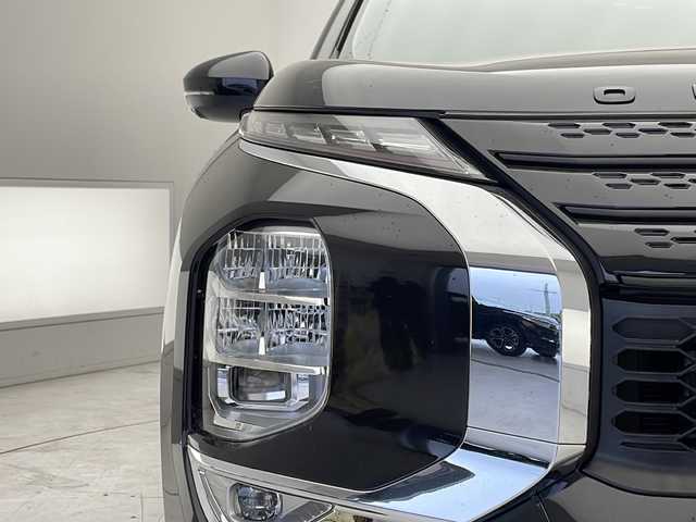 三菱 アウトランダー ＰＨＥＶ ブラックエディション 愛知県 2023(令5)年 3万km ブラックダイヤモンド マイプロパイロット/衝突軽減システム/純正9型ディズプレイオーディオ　ナビあり/全方位カメラ/クルーズコントロール/フルセグ/Bluetooth/バックカメラ/電動リアゲート/パワーシート/コーナーセンサー/純正アルミホイール/ルーフレール/ETC2.0/ブラインドスポットモニター/ステアリングヒーター/LEDヘッドライト/パドルシフト/インテリジェントミラー　ALPINE/ドライブレコーダー　ALPINE/置くだけ充電機/ステアリングスイッチ/スマートキー/プッシュスタート