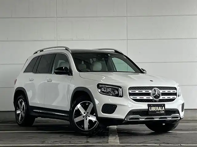 メルセデス・ベンツ Ｍ・ベンツ ＧＬＢ２００ｄ 山形県 2021(令3)年 3.5万km 白 ・純正ナビ/・Bluetooth/USB/フルセグ/・360°カメラ/・ダウンヒルアシスト/・パノラマサンルーフ/・アダプティブクルーズコントロール/・レーンキープアシスト/・ブラインドスポットモニター/・レーンチェンジアシスト/・パーキングセンサー/・シートヒーター/・パワーシート/・アンビエントライト/・パドルシフト/・純正ドラレコ前後/・オートライト/・ETC/・パワーリアゲート/・フットオープナー/・ワイヤレスチャージ/・ベージュレザーシート