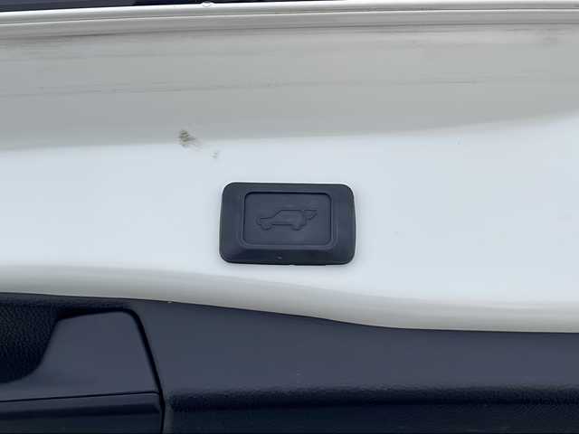 トヨタ ＲＡＶ４ G Zパッケージ 三重県 2019(令1)年 4.1万km ホワイトパールクリスタルシャイン 純正９型ナビ/トヨタセーフティーセンス/衝突軽減ブレーキ/レーンキープアシスト/レーダークルーズコントロール/レーンキープアシスト/標識認識システム/先行車発進お知らせ/BSM/追従走行/D＋N席温シート/D席パワーシート/メモリシート/電動リアゲート/純正デジタルインナーミラー/バックカメラ/フロントカメラ/LEDヘッドライト/フォグライト/ビルトインETC/ステアリングヒーター/純正ドライブレコーダー/USB給電/ドアバイザー/禁煙車