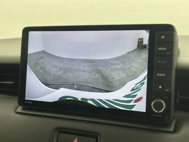 ホンダ ヴェゼル ハイブリッド e:HEV Z 岡山県 2021(令3)年 4万km プラチナホワイトパール Honda SENSING	/・衝突軽減ブレーキ	/・オートハイビーム	/・誤発進抑制機能	/・後方誤発進抑制機能	/・路外逸脱警報機能	/・アダプティブクルーズコントロール	/・車線維持支援システム	/・先行車発進お知らせ機能		/純正９インチメモリナビゲーション		/【フルセグ/Bluetooth/DVD/MSV】		/バックカメラ		/純正18inアルミホイール+サマータイヤ：装着			/レーダークルーズコントロール		/ビルトインETC		/LEDヘッドライト（AUTO機能付き）		/シートヒーター		/横滑り防止機能			/ドライブレコーダー				/スマートキー		/ステアリングスイッチ		/プッシュスタート		/コーナーセンサー				/フロアマット			/スペアキー×１