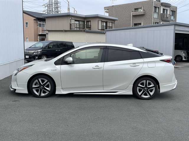トヨタ プリウス S ツーリングセレクション 三重県 2016(平28)年 4.5万km ホワイトパールクリスタルシャイン 純正9型ナビ/衝突軽減/車線抑制/追従走行/モデリスタエアロ/バックカメラ/シートヒーター(D+N席)/社外ETC/ステアリングスイッチ/オートライト/LEDヘッドライト/フォグライト/禁煙車