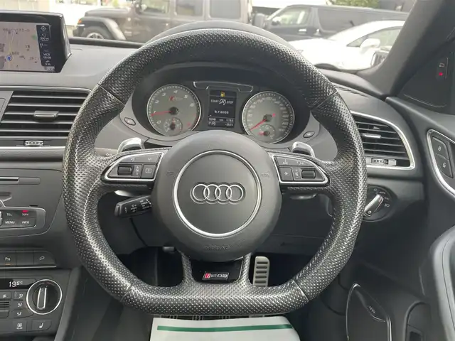 アウディ ＲＳＱ３ パフォーマンス 和歌山県 2017(平29)年 5.4万km 黒 ブラック&ブルー/バルコナレザー &パーフォレイテッドアルカンターラ/BOSEサラウンドサウンドシステム/アウディドライブセレクト/MMIナビゲーション/(ジュークボックス/SD/DVD/CD/Bluetooth/デジタルTV/外部AV入力）/デラックスオートマチックエアコンディショナー/ハイビーム アシスト/レイン／ライトセンサー/LEDリヤダイナミックターンインジケーター/LEDヘッドライト/カラードブレーキキャリパーレッド/RSスポーツサスペンション/アドバンストキーシステム/クルーズコントロール/ヒルディセント アシスト/アウディアクティブレーンアシスト/アウディサイドアシスト/パノラマサンルーフ/プライバシーガラス/オートマチックテールゲート