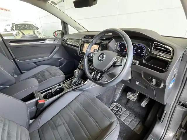 フォルクスワーゲン ＶＷ ゴルフ トゥーラン TDI ハイライン 山形県 2021(令3)年 4.1万km ドルフィングレーメタリック ディスカバーProナビ/アダプティブクルーズコントロール/バックカメラ/全席シートヒーター/レーンキープアシスト/ブラインドスポットモニター/AppleCarPlay/電動リアゲート/パーキングアシスト