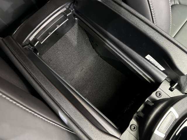 メルセデス・ベンツ Ｍ・ベンツ Ｅ２００ アバンギャルド AMGライン 千葉県 2019(令1)年 0.6万km セレナイトグレー エクスクルーシブＰＫＧ　/黒革シート　/Ｂｕｒｍｅｓｔｅｒサウンド　/ＨＵＤ　/ナビ　/ＴＶ　/Ｂｌｕｅｔｏｏｔｈ接続　/３６０°シートＨ　/電動シート　/電動トランク　/オートハイビーム　/衝突軽減Ｂ　/ＢＳＭ　/ＬＫＡ