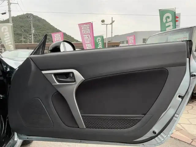 ダイハツ コペン ローブ 香川県 2014(平26)年 2.9万km リキッドシルバーM ワンオーナー/バックカメラ/アイドリングストップ/前席シートヒーター/バックドアイージークローザー/MTモード付AT/横滑り防止装置/盗難防止装置/LEDヘッドライト/前方ドライブレコーダー/社外ETC/純正16インチアルミ/保証書/取扱説明書