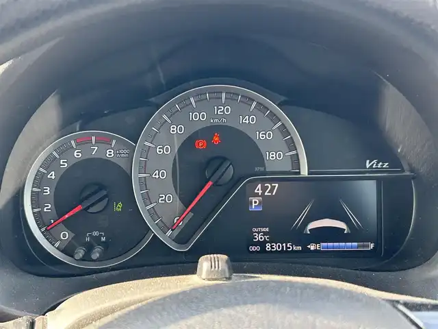 トヨタ ヴィッツ F 岡山県 2017(平29)年 8.3万km アバンギャルドブロンズメタリック 登録時走行距離83015km/純正7インチナビ　/フルセグTV/(AM.FM.TV.CD.DVD.BT)/バックカメラ　/ＥＴＣ　/衝突軽減ブレーキ　/ドライブレコーダー　/レーンキープアシスト　/横滑り防止装置　/ＡＣＣ　/アイドリングストップ　/プッシュスタート　/盗難防止装置　/Ｂｌｕｅｔｏｏｔｈ　/オートマチックハイビーム　/LEDヘッドライト　