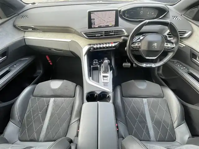 プジョー ５００８ GT ブルーHDi 埼玉県 2018(平30)年 5.8万km Ｄグリーン 黒ハーフレザーシート　/サンルーフ　/純正ナビ　/Ａｐｐｌｅ　Ｃａｒ　Ｐｌａｙ　/３６０度カメラ　/アダプティブクルーズコントロール　/シートヒーター　マッサージシート　/ブラインドスポットモニター　/３列シート