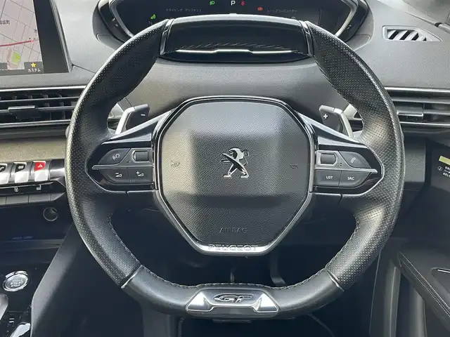 プジョー ５００８ GT ブルーHDi 埼玉県 2018(平30)年 5.8万km Ｄグリーン 黒ハーフレザーシート　/サンルーフ　/純正ナビ　/Ａｐｐｌｅ　Ｃａｒ　Ｐｌａｙ　/３６０度カメラ　/アダプティブクルーズコントロール　/シートヒーター　マッサージシート　/ブラインドスポットモニター　/３列シート