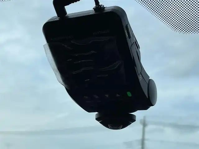 プジョー ５００８ GT ブルーHDi 埼玉県 2018(平30)年 5.8万km Ｄグリーン 黒ハーフレザーシート　/サンルーフ　/純正ナビ　/Ａｐｐｌｅ　Ｃａｒ　Ｐｌａｙ　/３６０度カメラ　/アダプティブクルーズコントロール　/シートヒーター　マッサージシート　/ブラインドスポットモニター　/３列シート