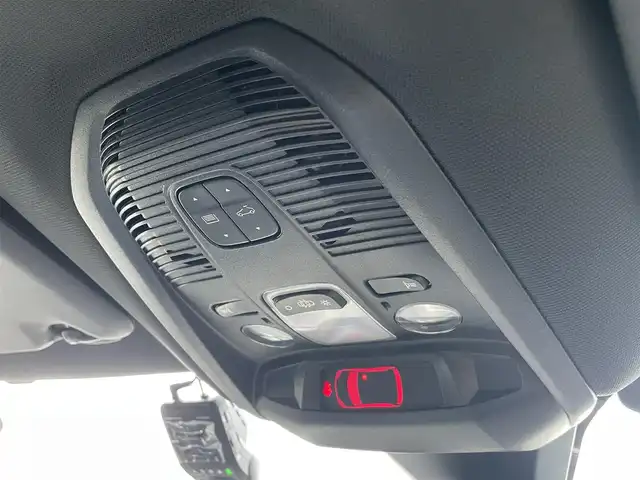 プジョー ５００８ GT ブルーHDi 埼玉県 2018(平30)年 5.8万km Ｄグリーン 黒ハーフレザーシート　/サンルーフ　/純正ナビ　/Ａｐｐｌｅ　Ｃａｒ　Ｐｌａｙ　/３６０度カメラ　/アダプティブクルーズコントロール　/シートヒーター　マッサージシート　/ブラインドスポットモニター　/３列シート