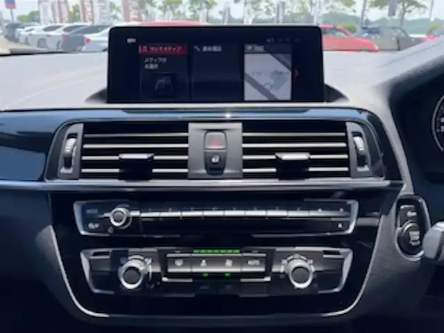 ＢＭＷ １１８ｄ Mスポーツ 宮崎県 2017(平29)年 3.7万km 白 純正HDDナビ/・DVD/・AM FM/・Bluetooth/・USB/バックカメラ/・コーナーセンサー/Mスポーツ専用シート/アイドリングストップ/クルーズコントロール/プッシュスタート/ETC/LEDヘッドライト/・オートライト/純正17インチアルミホイール
