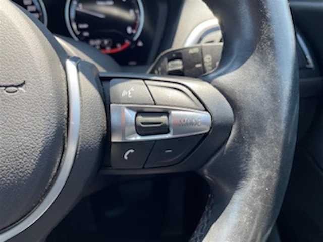 ＢＭＷ １１８ｄ Mスポーツ 宮崎県 2017(平29)年 3.7万km 白 純正HDDナビ/・DVD/・AM FM/・Bluetooth/・USB/バックカメラ/・コーナーセンサー/Mスポーツ専用シート/アイドリングストップ/クルーズコントロール/プッシュスタート/ETC/LEDヘッドライト/・オートライト/純正17インチアルミホイール