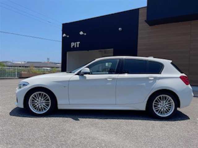 ＢＭＷ １１８ｄ Mスポーツ 宮崎県 2017(平29)年 3.7万km 白 純正HDDナビ/・DVD/・AM FM/・Bluetooth/・USB/バックカメラ/・コーナーセンサー/Mスポーツ専用シート/アイドリングストップ/クルーズコントロール/プッシュスタート/ETC/LEDヘッドライト/・オートライト/純正17インチアルミホイール