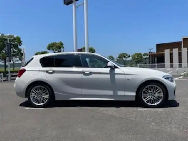 ＢＭＷ １１８ｄ Mスポーツ 宮崎県 2017(平29)年 3.7万km 白 純正HDDナビ/・DVD/・AM FM/・Bluetooth/・USB/バックカメラ/・コーナーセンサー/Mスポーツ専用シート/アイドリングストップ/クルーズコントロール/プッシュスタート/ETC/LEDヘッドライト/・オートライト/純正17インチアルミホイール