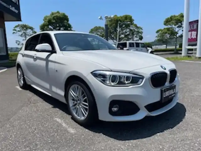 ＢＭＷ １１８ｄ Mスポーツ 宮崎県 2017(平29)年 3.7万km 白 純正HDDナビ/・DVD/・AM FM/・Bluetooth/・USB/バックカメラ/・コーナーセンサー/Mスポーツ専用シート/アイドリングストップ/クルーズコントロール/プッシュスタート/ETC/LEDヘッドライト/・オートライト/純正17インチアルミホイール