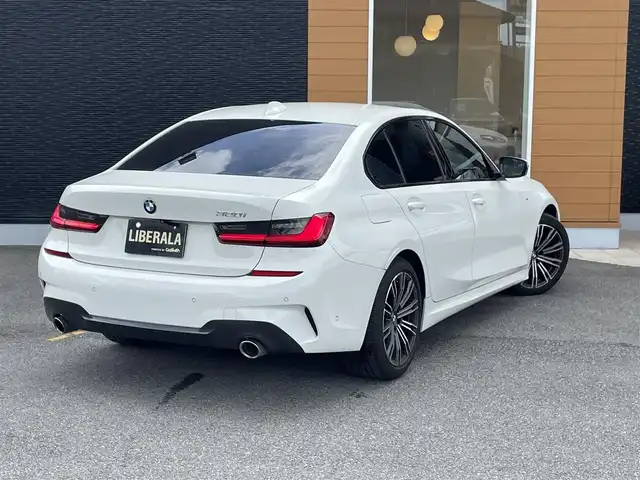 ＢＭＷ ＢＭＷ ３２０ｉ Mスポーツ 栃木県 2019(令1)年 5.4万km アルピンホワイトⅢ ヘッドアップディスプレイ/ワイヤレスチャージ /ジェスチャーコントロール/アンビエントライト /パワートランクリッド/インテリジェントセーフティ/コンフォートアクセス/ACC/レーンキープアシスト/ブラインドスポット /パークディスタンスコントロール/ナビ/全方位カメラ/ETC/ハーフレザー /パワーシート /シートヒーター /LEDヘッドライト/オートライト/オートハイビーム /ドライブレコーダー