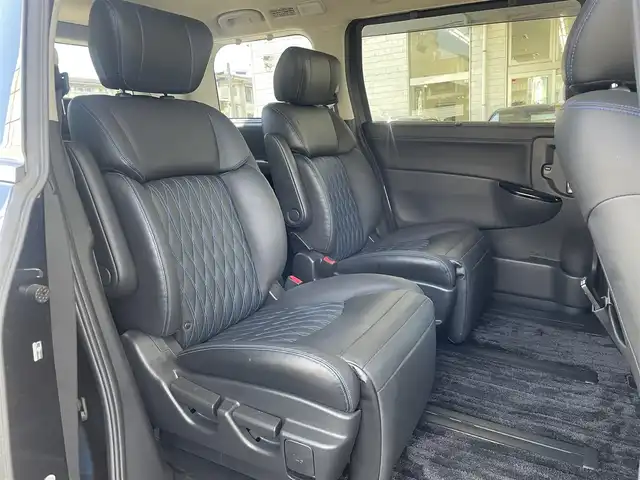 日産 エルグランド オーテック 兵庫県 2021(令3)年 1.9万km ダークブルー 外部検査実施済み//専用ダーククロムフロントグリル//専用フロントプロテクター//専用シグネチャーLED//専用大型リヤスポイラー//専用サイドシルプロテクター//専用バンパーフィニッシャー//専用レザーシート//前席電動/ヒーター/運転席メモリ付//純正10インチメモリーナビ（MM521D-L）//地デジ/DVD/BT//ナビ連動ドライブレーダー//アラウンドビューモニター//純正フリップダウンモニター//両側パワースライドドア//パワーバックドア//ビルトインETC//USBポート//純正18インチAW//前後ソナー//インテリジェントクルーズコントロール//LDW（車線逸脱警報）//インテリジェントLI（車線逸脱防止支援アシスト）//BSW（後側方車両検知警報）//インテリジェントBSI（後側方衝突防止支援システム）//インテリジェントエマージェンシーブレーキ//インテリジェントFCW（前方衝突予測警報）//踏み間違い衝突防止アシスト//RCTA（後退時車両検知警報）//標識検知機能