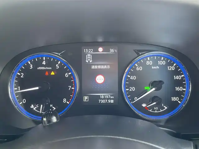 日産 エルグランド オーテック 兵庫県 2021(令3)年 1.9万km ダークブルー 外部検査実施済み//専用ダーククロムフロントグリル//専用フロントプロテクター//専用シグネチャーLED//専用大型リヤスポイラー//専用サイドシルプロテクター//専用バンパーフィニッシャー//専用レザーシート//前席電動/ヒーター/運転席メモリ付//純正10インチメモリーナビ（MM521D-L）//地デジ/DVD/BT//ナビ連動ドライブレーダー//アラウンドビューモニター//純正フリップダウンモニター//両側パワースライドドア//パワーバックドア//ビルトインETC//USBポート//純正18インチAW//前後ソナー//インテリジェントクルーズコントロール//LDW（車線逸脱警報）//インテリジェントLI（車線逸脱防止支援アシスト）//BSW（後側方車両検知警報）//インテリジェントBSI（後側方衝突防止支援システム）//インテリジェントエマージェンシーブレーキ//インテリジェントFCW（前方衝突予測警報）//踏み間違い衝突防止アシスト//RCTA（後退時車両検知警報）//標識検知機能