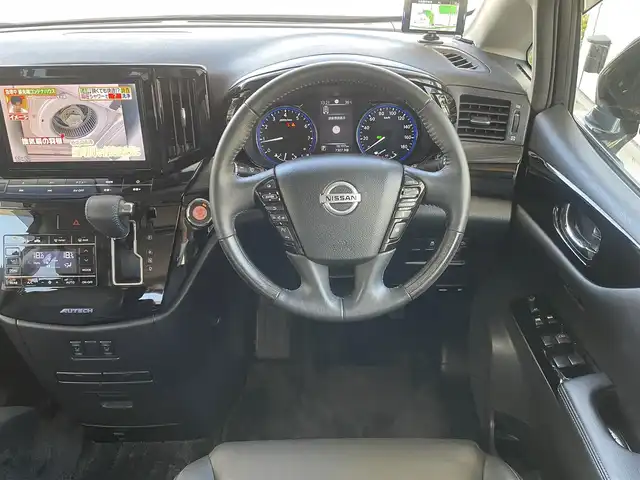 日産 エルグランド オーテック 兵庫県 2021(令3)年 1.9万km ダークブルー 外部検査実施済み//専用ダーククロムフロントグリル//専用フロントプロテクター//専用シグネチャーLED//専用大型リヤスポイラー//専用サイドシルプロテクター//専用バンパーフィニッシャー//専用レザーシート//前席電動/ヒーター/運転席メモリ付//純正10インチメモリーナビ（MM521D-L）//地デジ/DVD/BT//ナビ連動ドライブレーダー//アラウンドビューモニター//純正フリップダウンモニター//両側パワースライドドア//パワーバックドア//ビルトインETC//USBポート//純正18インチAW//前後ソナー//インテリジェントクルーズコントロール//LDW（車線逸脱警報）//インテリジェントLI（車線逸脱防止支援アシスト）//BSW（後側方車両検知警報）//インテリジェントBSI（後側方衝突防止支援システム）//インテリジェントエマージェンシーブレーキ//インテリジェントFCW（前方衝突予測警報）//踏み間違い衝突防止アシスト//RCTA（後退時車両検知警報）//標識検知機能