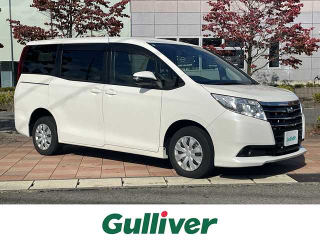 トヨタ ノア X 福島県 2015(平27)年 1.4万km ホワイトパールクリスタルシャイン 純正ナビゲーション/型番：NSCP-W64/【CD/SD/AUX/TV】/バックカメラ/片側電動スライドドア/LEDオートライト/アイドリングストップ/リアドアシェード/社外アルミ＋スタッドレスセット車載/195/65R15/純正フロアマット/純正ドアバイザー