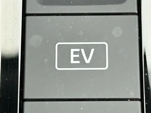日産 オーラ G レザーエディション 兵庫県 2022(令4)年 2.5万km ピュアホワイトパール / スーパーブラック 2トーン 純正9インチナビ/BOSEサウンド/インテリジェンスミラー/フルセグTV/BTオーディオ/AppleCarPlay/ドライブレコーダー/USB/HDMI/アラウンドビューモニター/プロパイロット/エマージェンシーブレーキ/置き換え充電/レザーシート