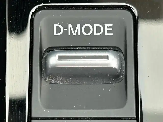 日産 オーラ G レザーエディション 兵庫県 2022(令4)年 2.5万km ピュアホワイトパール / スーパーブラック 2トーン 純正9インチナビ/BOSEサウンド/インテリジェンスミラー/フルセグTV/BTオーディオ/AppleCarPlay/ドライブレコーダー/USB/HDMI/アラウンドビューモニター/プロパイロット/エマージェンシーブレーキ/置き換え充電/レザーシート