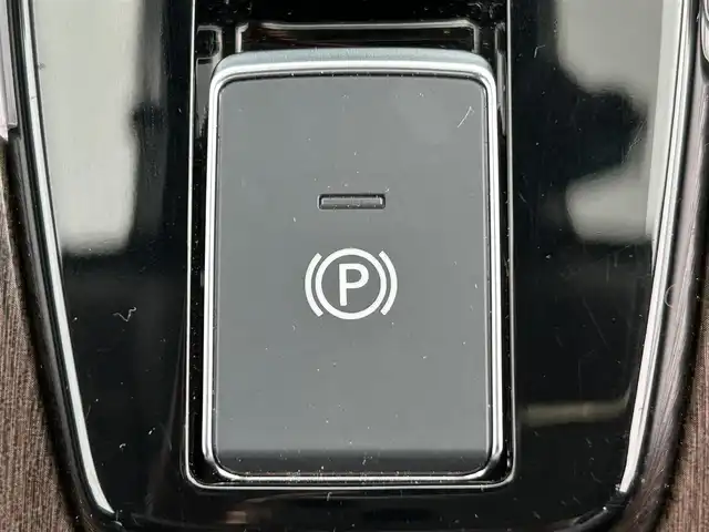 日産 オーラ G レザーエディション 兵庫県 2022(令4)年 2.5万km ピュアホワイトパール / スーパーブラック 2トーン 純正9インチナビ/BOSEサウンド/インテリジェンスミラー/フルセグTV/BTオーディオ/AppleCarPlay/ドライブレコーダー/USB/HDMI/アラウンドビューモニター/プロパイロット/エマージェンシーブレーキ/置き換え充電/レザーシート