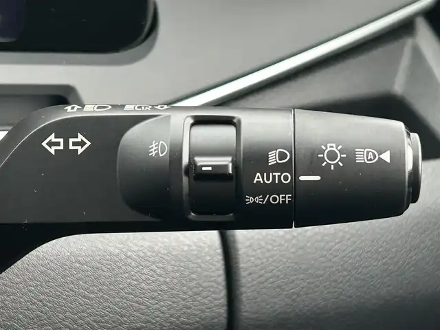 日産 オーラ G レザーエディション 兵庫県 2022(令4)年 2.5万km ピュアホワイトパール / スーパーブラック 2トーン 純正9インチナビ/BOSEサウンド/インテリジェンスミラー/フルセグTV/BTオーディオ/AppleCarPlay/ドライブレコーダー/USB/HDMI/アラウンドビューモニター/プロパイロット/エマージェンシーブレーキ/置き換え充電/レザーシート