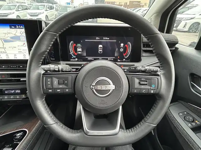 日産 オーラ G レザーエディション 兵庫県 2022(令4)年 2.5万km ピュアホワイトパール / スーパーブラック 2トーン 純正9インチナビ/BOSEサウンド/インテリジェンスミラー/フルセグTV/BTオーディオ/AppleCarPlay/ドライブレコーダー/USB/HDMI/アラウンドビューモニター/プロパイロット/エマージェンシーブレーキ/置き換え充電/レザーシート