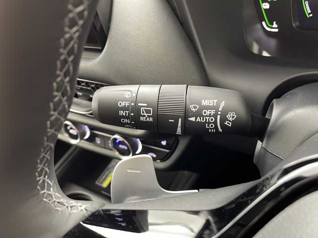 ホンダ ＺＲ－Ｖ ハイブリッド e:HEV Z 愛知県 2025(令7)年 0.1千km パール /禁煙車//純正HondaCONNECTディスプレイ//フルセグTV//ビルトインETC2.0//純正前後ドラレコ//マルチビューカメラシステム//バックカメラ//本革シート//前席パワーシート・シートヒーター//運転席ポジションメモリー//BOSEプレミアムサウンドシステム//ハンズフリーパワーテールゲート//ホンダセンシング//衝突軽減ブレーキ(CMBS)//先行車発進お知らせ//歩行者事故低減ステアリング//路外逸脱抑制機能//標識認識機能//アダプティブクルーズコントロール//レーンキープアシストシステム//トラフィックジャムアシスト//誤発進抑制機能(前後方)//ブラインドスポットインフォメーション//後退出庫サポート//前後パーキングセンサー//オートハイビーム//アダプティブドライビングビーム//LEDヘッドライト//オートライト//ワイヤレス充電器//純正18インチアルミホイール(切削+ベルリナブラック塗装)//革巻きステアリング//ステアリングスイッチ//ステアリングヒーター//パドル減速セレクター//純正フロアマット//プッシュスタート//電動格納ミラーウィンカー//電子パーキングブレーキ//ブレーキホールド