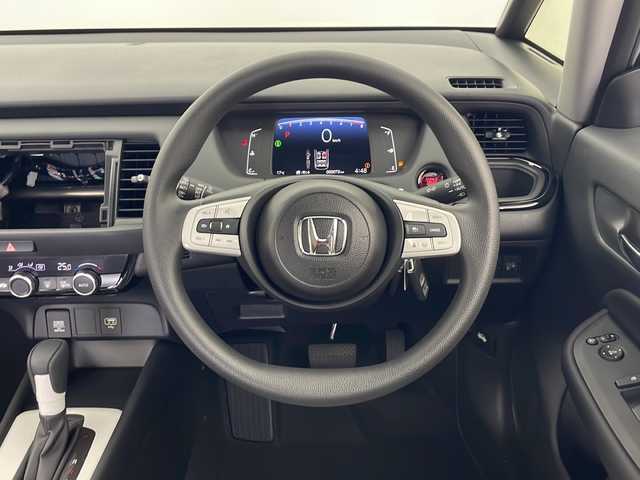 ホンダ フィット クロスター 秋田県 2025(令7)年 0.1千km フィヨルドミストパール ４WD/衝突被害軽減システム /横滑り装置 /純正AW /バックカメラ装着車両 /ステアリングリモコン装置着車両　/レーンキープアシスト /自動パーキングブレーキ　/ブレーキホールド　/オートエアコン　/USBポート　/クルーズコントロール/オートライト/フロントワイパーデアイサー /ライトレベライザー /電格ミラー/ウィンカーミラー /ルーフレール/コーナーセンサー