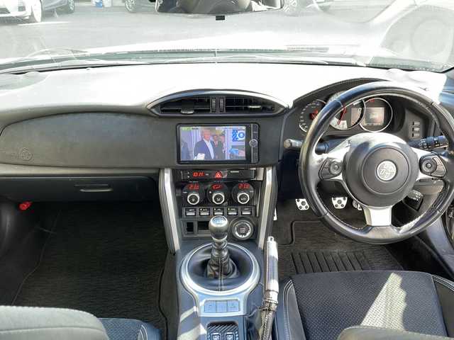 トヨタ ８６ GT リミテッド 高知県 2019(平31)年 6万km クリスタルブラックシリカ MT車/柿本改マフラー/ブレンボキャリパー/純正ナビ/・CD/DVD/・フルセグTV/・Bluetooth/バックモニター/ハーフレザー/シートヒーター/プッシュスタート