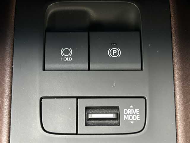 トヨタ ハリアー Z レザーパッケージ 三重県 2020(令2)年 1.9万km プレシャスブラックパール 純正ナビ /全周囲カメラ/BSM /デジタルインナーミラー /JBL /ビルトインETC2.0 /ワイヤレス充電器 /USB給電ポート/パワーバックドア /前席エアシート /前席パワーシート /ステアリングヒーター /革巻きステアリング/ステアリングスイッチ/レーダークルーズコントロール /レーンキープアシスト/衝突軽減ブレーキ/純正フロアマット/LEDヘッドライト/オートハイビーム/オートライト/電動格納ミラー/禁煙車