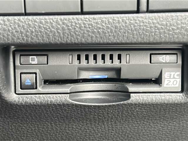 トヨタ ハリアー Z レザーパッケージ 三重県 2020(令2)年 1.9万km プレシャスブラックパール 純正ナビ /全周囲カメラ/BSM /デジタルインナーミラー /JBL /ビルトインETC2.0 /ワイヤレス充電器 /USB給電ポート/パワーバックドア /前席エアシート /前席パワーシート /ステアリングヒーター /革巻きステアリング/ステアリングスイッチ/レーダークルーズコントロール /レーンキープアシスト/衝突軽減ブレーキ/純正フロアマット/LEDヘッドライト/オートハイビーム/オートライト/電動格納ミラー/禁煙車