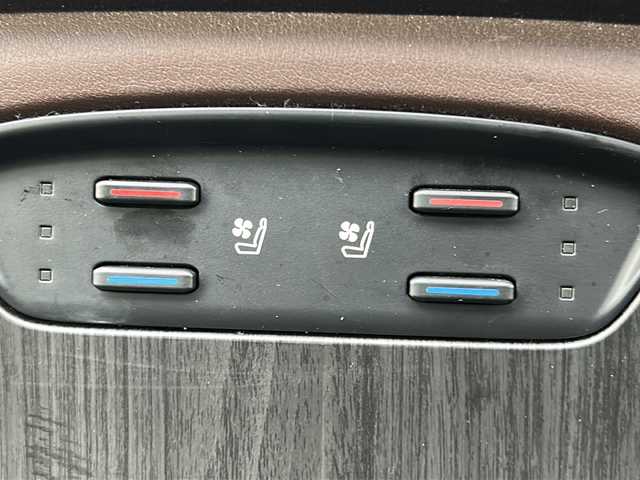 トヨタ ハリアー Z レザーパッケージ 三重県 2020(令2)年 1.9万km プレシャスブラックパール 純正ナビ /全周囲カメラ/BSM /デジタルインナーミラー /JBL /ビルトインETC2.0 /ワイヤレス充電器 /USB給電ポート/パワーバックドア /前席エアシート /前席パワーシート /ステアリングヒーター /革巻きステアリング/ステアリングスイッチ/レーダークルーズコントロール /レーンキープアシスト/衝突軽減ブレーキ/純正フロアマット/LEDヘッドライト/オートハイビーム/オートライト/電動格納ミラー/禁煙車