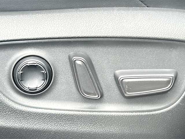 トヨタ ハリアー Z レザーパッケージ 三重県 2020(令2)年 1.9万km プレシャスブラックパール 純正ナビ /全周囲カメラ/BSM /デジタルインナーミラー /JBL /ビルトインETC2.0 /ワイヤレス充電器 /USB給電ポート/パワーバックドア /前席エアシート /前席パワーシート /ステアリングヒーター /革巻きステアリング/ステアリングスイッチ/レーダークルーズコントロール /レーンキープアシスト/衝突軽減ブレーキ/純正フロアマット/LEDヘッドライト/オートハイビーム/オートライト/電動格納ミラー/禁煙車