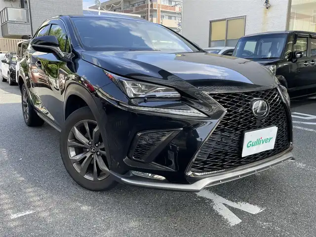レクサス ＮＸ 300 Fスポーツ 福岡県 2018(平30)年 8.5万km グラファイトブラックガラスフレーク 純正ナビ/（AM/FM/CD/DVD/SD/USB/AUX/Bluetooth/ミラーキャスト/フルセグTV）/横滑り防止/アイドリングストップ/クルーズコントロール追従あり/レーンキープ/衝突軽減ブレーキ/パドルシフト/ハンズフリー/ハンドルヒーター/シートヒーター（運転席/助手席）/クーラーシート（運転席/助手席）/パワーシート（運転席/助手席）/パワーバックドア/パーキングアシスト/ビルドインETC2.0/ドライブレコーダー前後（SD有り）/純正フロアマット/純正アルミホイール/オートライト/オートマチックハイビーム/フォグランプ/電格ミラー/保証書/取扱説明書/プッシュスタート/スペアキー×2/エンジンスターター