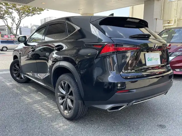 レクサス ＮＸ 300 Fスポーツ 福岡県 2018(平30)年 8.5万km グラファイトブラックガラスフレーク 純正ナビ/（AM/FM/CD/DVD/SD/USB/AUX/Bluetooth/ミラーキャスト/フルセグTV）/横滑り防止/アイドリングストップ/クルーズコントロール追従あり/レーンキープ/衝突軽減ブレーキ/パドルシフト/ハンズフリー/ハンドルヒーター/シートヒーター（運転席/助手席）/クーラーシート（運転席/助手席）/パワーシート（運転席/助手席）/パワーバックドア/パーキングアシスト/ビルドインETC2.0/ドライブレコーダー前後（SD有り）/純正フロアマット/純正アルミホイール/オートライト/オートマチックハイビーム/フォグランプ/電格ミラー/保証書/取扱説明書/プッシュスタート/スペアキー×2/エンジンスターター