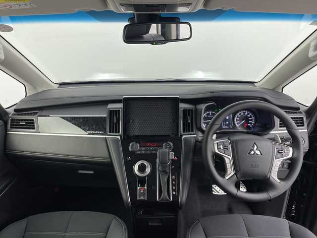 三菱 デリカＤ：５ シャモニー 愛知県 2025(令7)年 0.1千km ブラックダイヤモンド e-Assist/・衝突軽減ブレーキ/・車線逸脱警告/・レーダークルーズコントロール/・オートハイビーム/・誤発進抑制機能/・後側方車両検知警報/・レーンチェンジアシスト/・後退時交差車両検知警報/全方位カメラ/純正アルミホイール(ブラック塗装)/スマートキー/プッシュスタート/パワーシート/シートヒーター/ステアリングヒーター/パワーバックドア/両側パワースライドドア/LEDヘッドライト/ハーフレザーシート